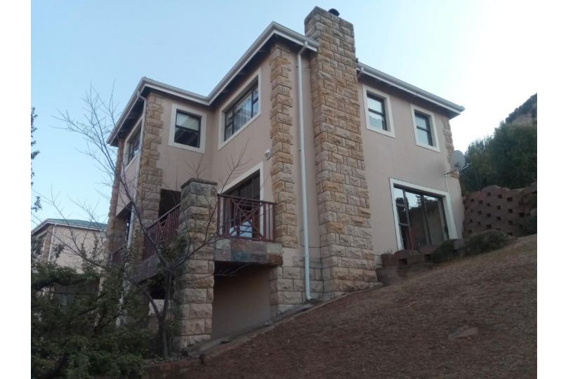 44 Golf Villa, Clarens - imaginea 2