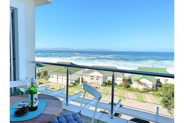 49 Whalerock Apartment, Hermanus - 2