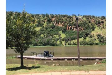 5 Bedroom Villa with Views in secure estate Guest house, Hartbeespoort - 3