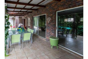 5 Crown Guesthouse Guest house, Johannesburg - 1