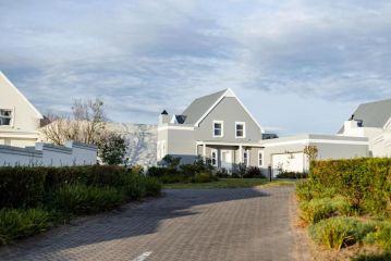 Kingswood Hamlet No 5 Guest house, George - 4