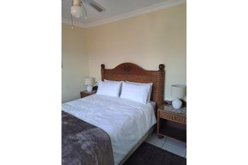 5 Kronen Close Apartment, Cape Town - 2