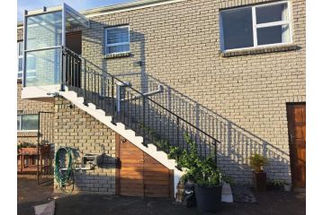 5 Kronen Close Apartment, Cape Town - 1