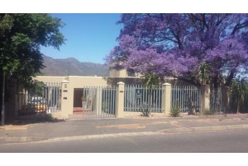 5 on Pieter Hugo Apartment, Paarl - 2