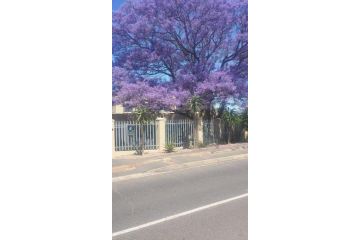 5 on Pieter Hugo Apartment, Paarl - 4