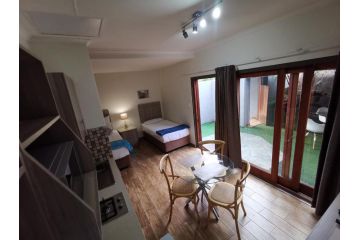 50 Galena Affordable Luxury ApartHotel, Roodepoort - 3