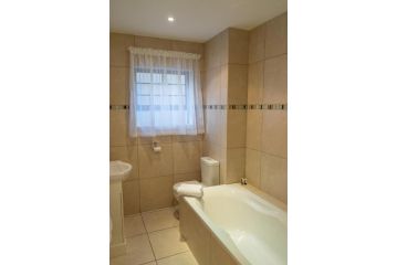 500 Metres Apartment, Mossel Bay - 4