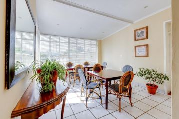 51 on York Unit 2 with PRIVATE Bathroom Apartment, Johannesburg - 3