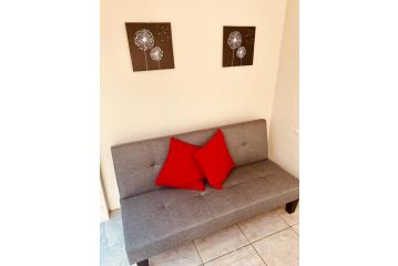 59 0n Allan Apartment, Kroonstad - 5
