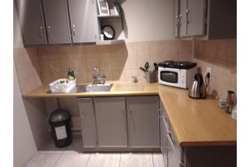 59 0n Allan Apartment, Kroonstad - 1