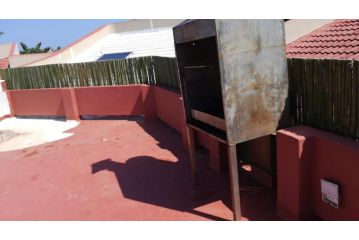 64 leonora holiday accommodation Apartment, Ballito - 1