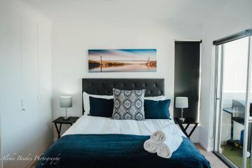 64 Whalerock Estate Apartment, Hermanus - 3