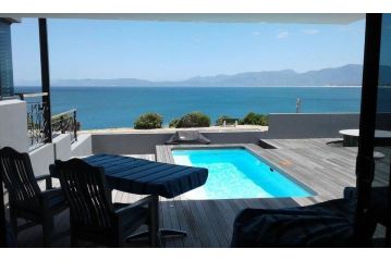 65onCliff Guest house, Gansbaai - 5