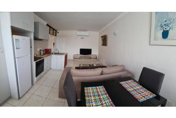 722 at 66 Keerom Street Apartment, Cape Town - 4