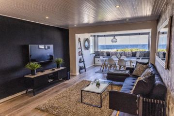 67 Whale Rock Estate, Hermanus Apartment, Hermanus - 2