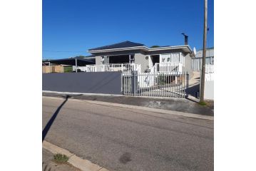 7 Diaz Apartment, Mossel Bay - 2