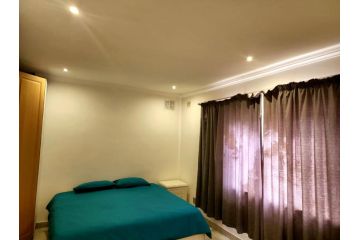 7 on Mendoza Guest house, Durban - 2