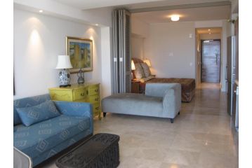 702 Canal Quays Apartment, Cape Town - 5