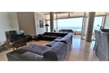 702 Oyster Rock Apartment, Durban - 1