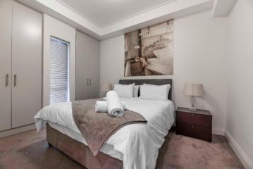 706 Canal Quays Apartment, Cape Town - 2