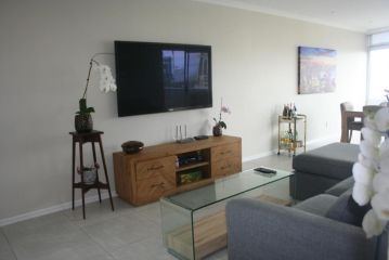 71 Sea Lodge Beachfront Apartment, Durban - 5