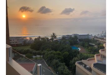 71 Sea Lodge Beachfront Apartment, Durban - 1