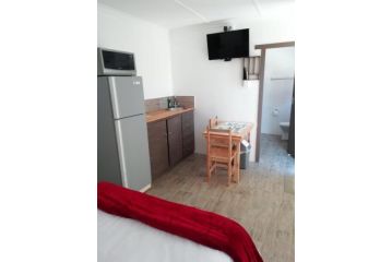 74 Voortrekker Street Apartment, Beaufort West - 5
