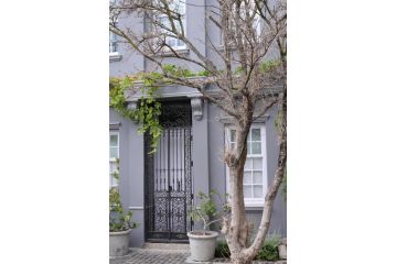 Designer Heritage Villa, 74 Waterkant Street Apartment, Cape Town - 4