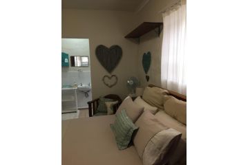 77 ON 7th Street Apartment, Hermanus - 5