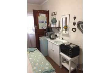 77 ON 7th Street Apartment, Hermanus - 3