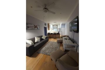 8 Bentley NOT a party venue Apartment, Ballito - 4