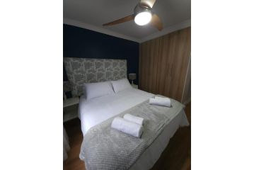 8 Bentley NOT a party venue Apartment, Ballito - 3