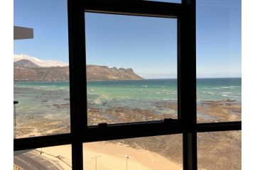 804 Ocean View Apartment, Cape Town - 1