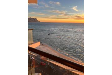 804 Ocean View Apartment, Cape Town - 2