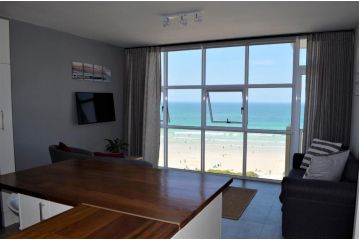 808 St Tropez Apartment, Cape Town - 1