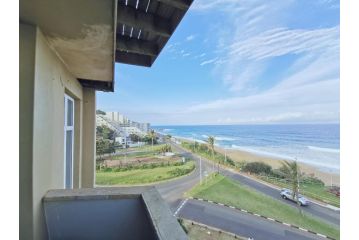 809 Umdloti Beach Resort Apartment, Umdloti - 5