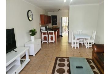Midrand Ninth on Lever Unit 86 Apartment, Midrand - 2