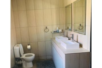 A Contempo Guesthouse Guest house, Bloemfontein - 3