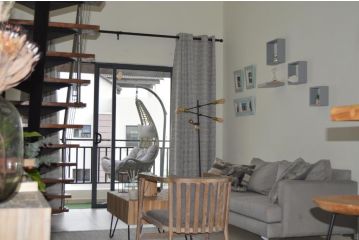 A lovely 2 bedroom Loft with a pool in Dainfern, Fourways Apartment, Sandton - 1