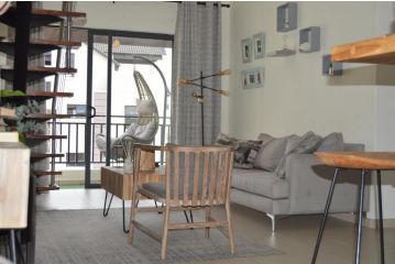 A lovely 2 bedroom Loft with a pool in Dainfern, Fourways Apartment, Sandton - 3