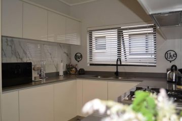 A Prestige 3 Bed Apt Waterfall - Teasa Group Apartment, Midrand - 4