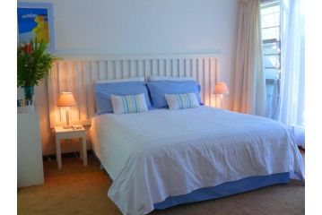 A REAL beach house - it's right on the beach! Guest house, Southbroom - 3