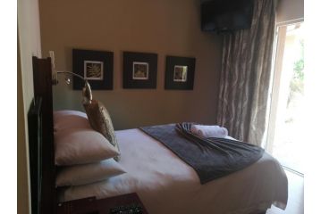 Aalwyns Guesthouse Guest house, Vanderbijlpark - 1
