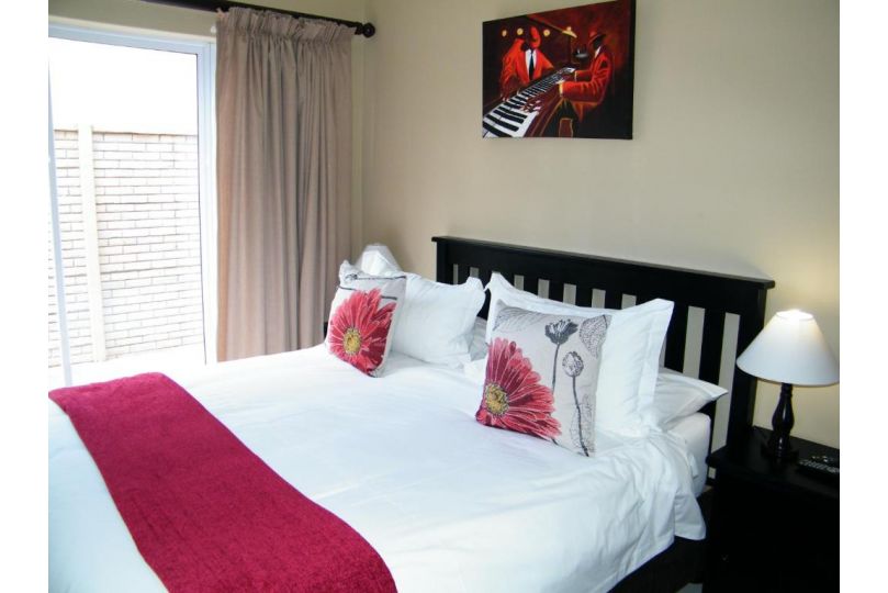 Absolute Cornwall Bed and breakfast, East London - imaginea 16