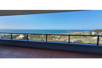 Accommodation Front - Elegant 4 Sleeper with Unbeatable Views Apartment, Durban - 3