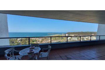 Accommodation Front - Elegant 4 Sleeper with Unbeatable Views Apartment, Durban - 1