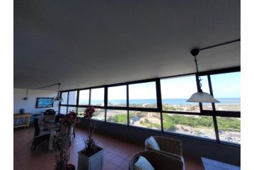 Accommodation Front - Fabulous 4 Sleeper with Jaw - dropping Views Apartment, Durban - 5
