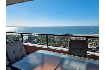 Accommodation Front - Immaculate 4 Sleeper with Ocean & Habour Views Apartment, Durban - 5