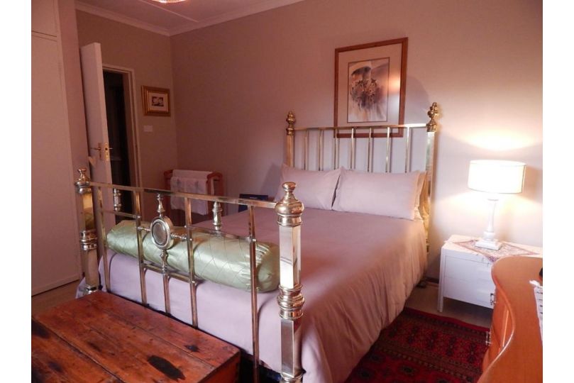 Swellendam Overnight Accommodation Guest house, Swellendam - imaginea 16