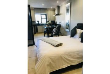 Adorable cottage with fabulous facilities. Apartment, Johannesburg - 2